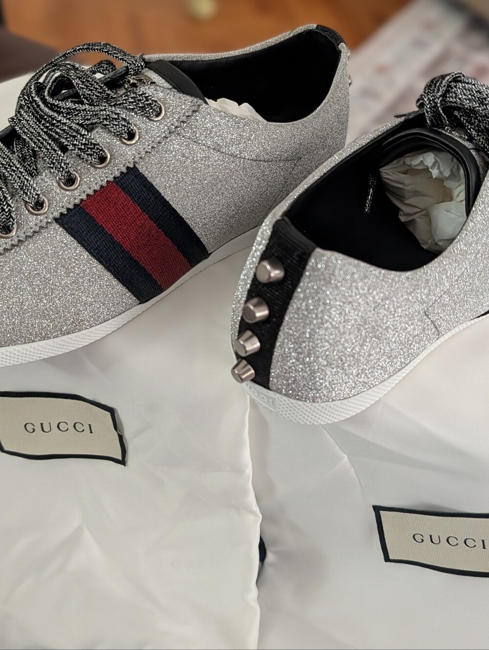 Mens Luxury Gucci Silver Glitter Low-Top Sneakers with Red & Navy Web